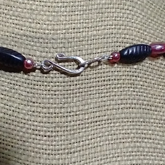 Elegant Black and Red Beaded Necklace intricate detail vintage gothic - Picture 2 of 4